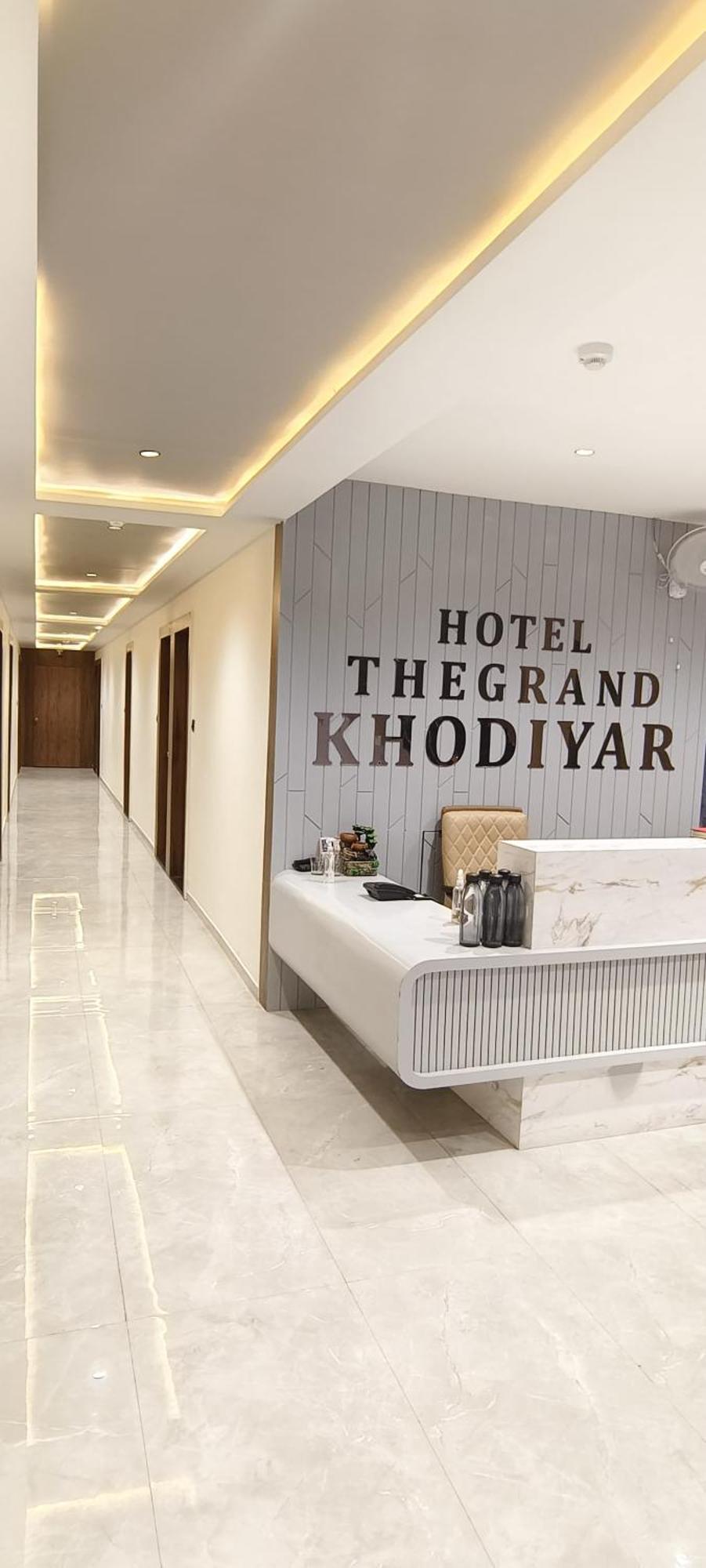 Hotel The Grand Khodiyar Visnagar Kültér fotó