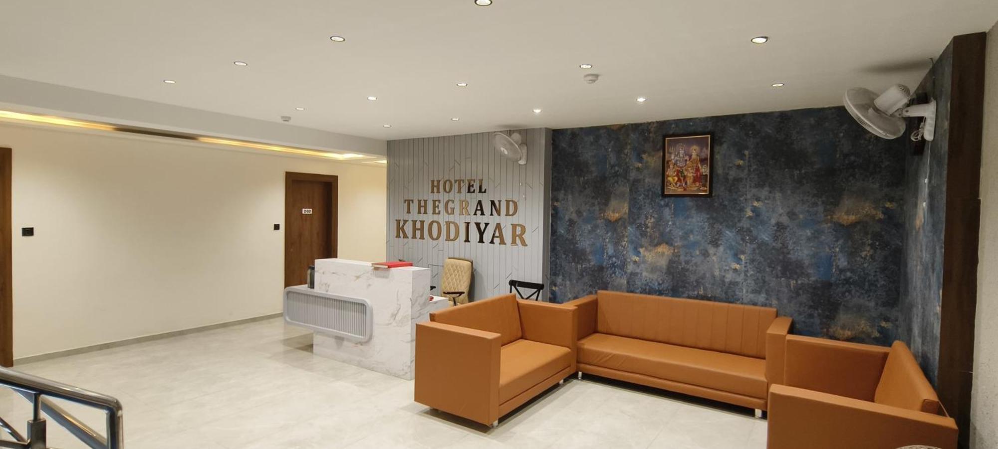 Hotel The Grand Khodiyar Visnagar Kültér fotó