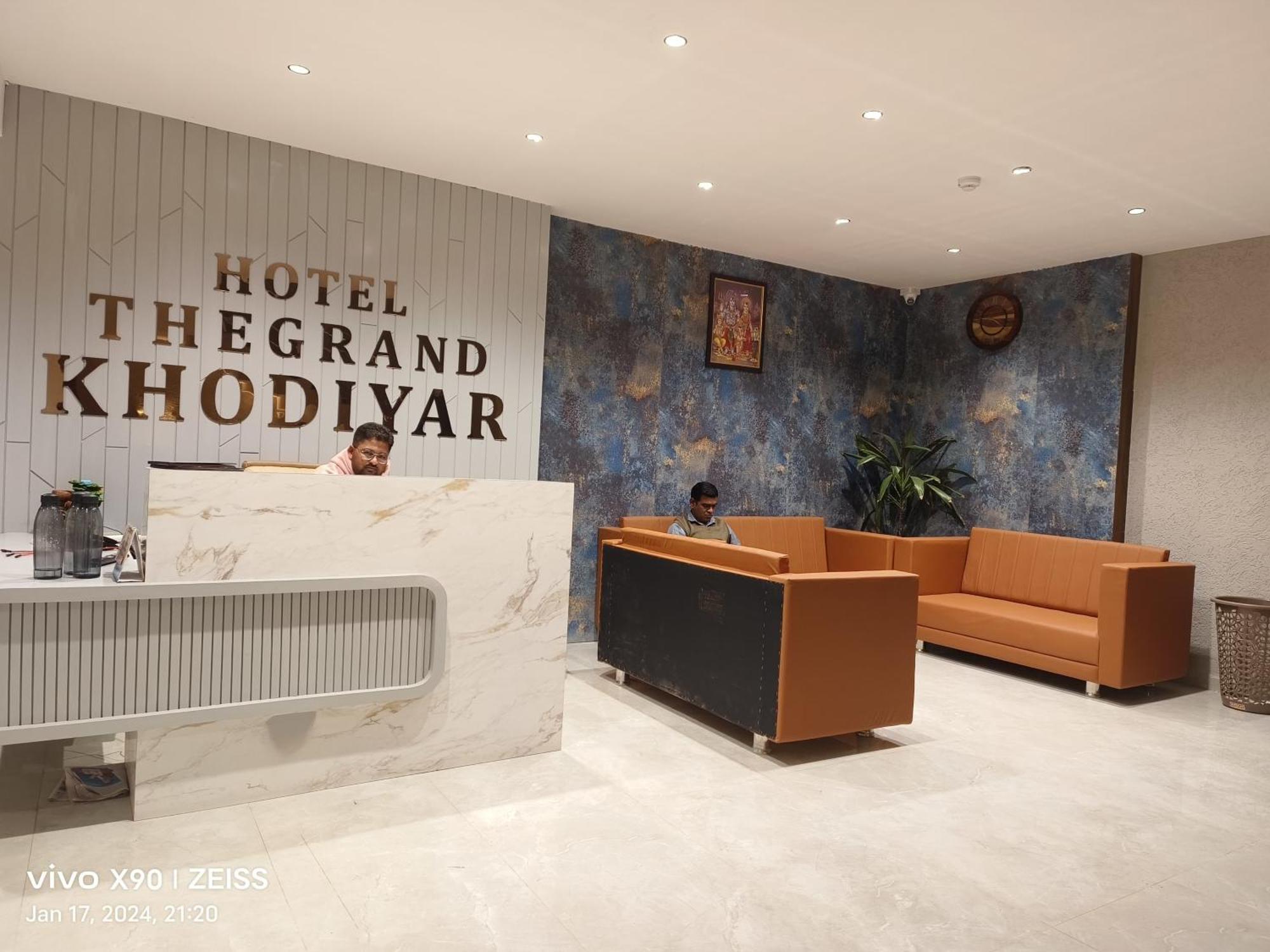 Hotel The Grand Khodiyar Visnagar Kültér fotó