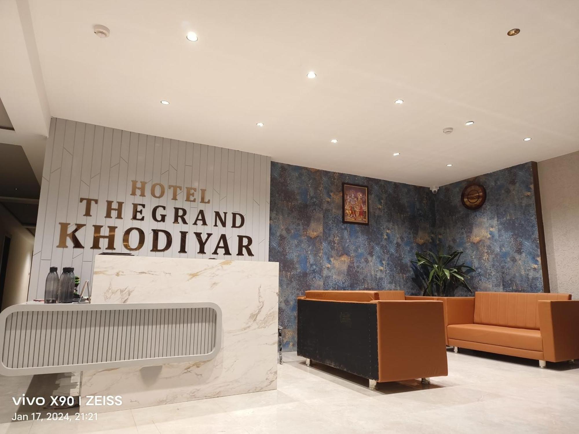 Hotel The Grand Khodiyar Visnagar Kültér fotó