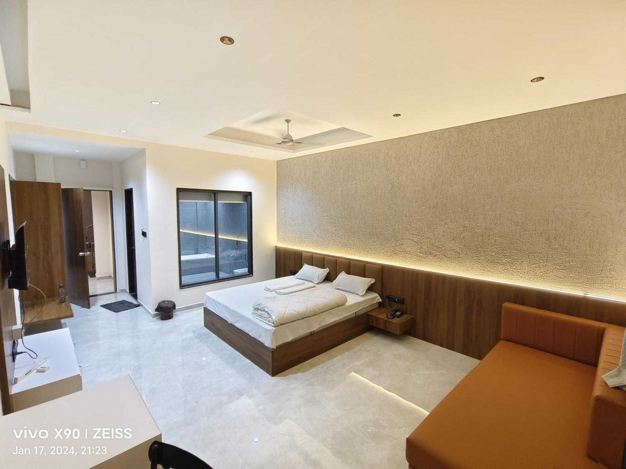 Hotel The Grand Khodiyar Visnagar Kültér fotó