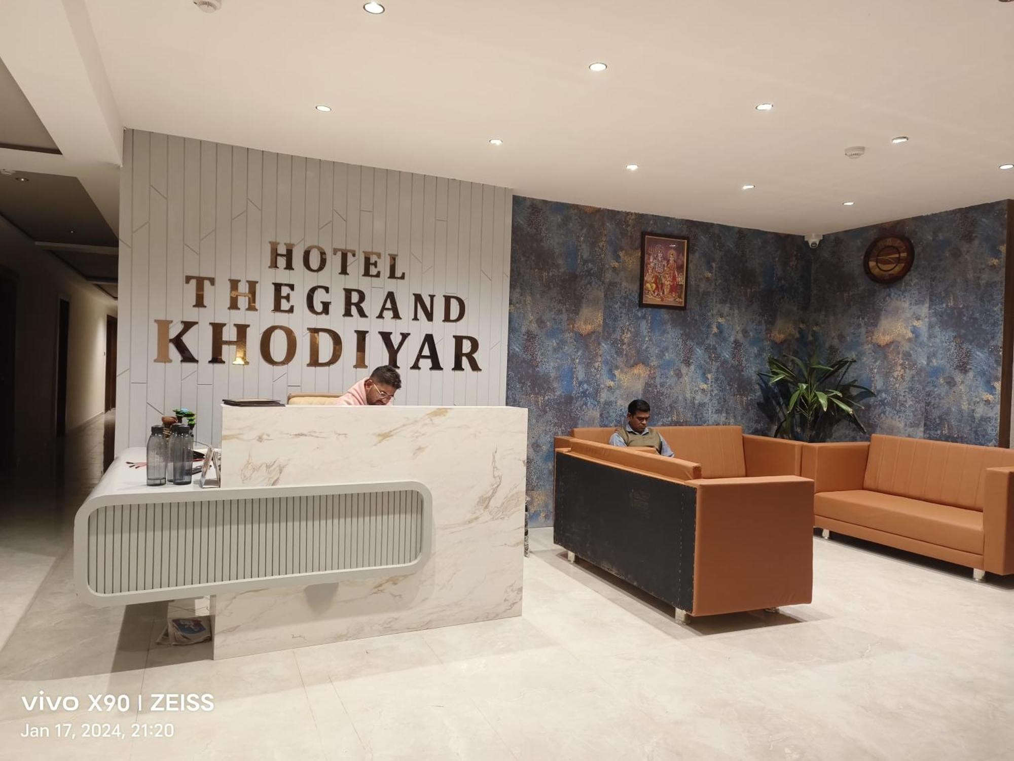 Hotel The Grand Khodiyar Visnagar Kültér fotó