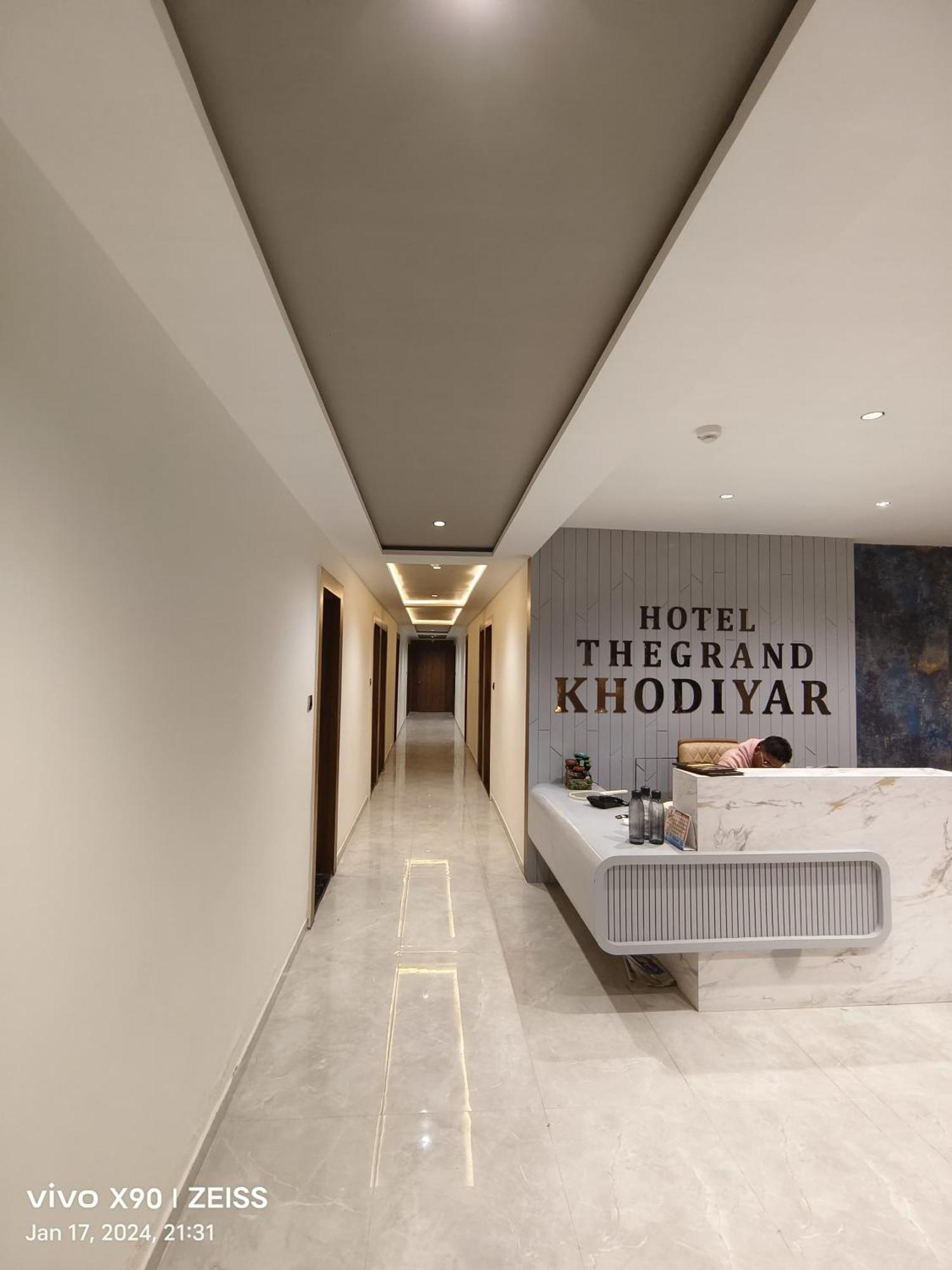 Hotel The Grand Khodiyar Visnagar Kültér fotó
