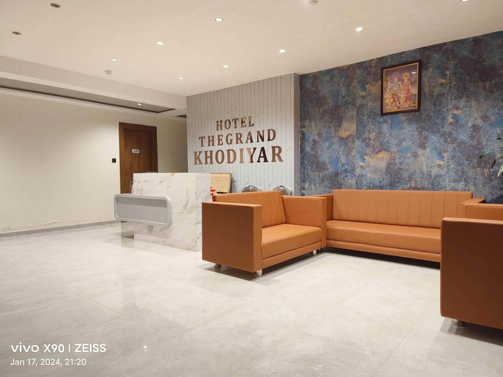 Hotel The Grand Khodiyar Visnagar Kültér fotó