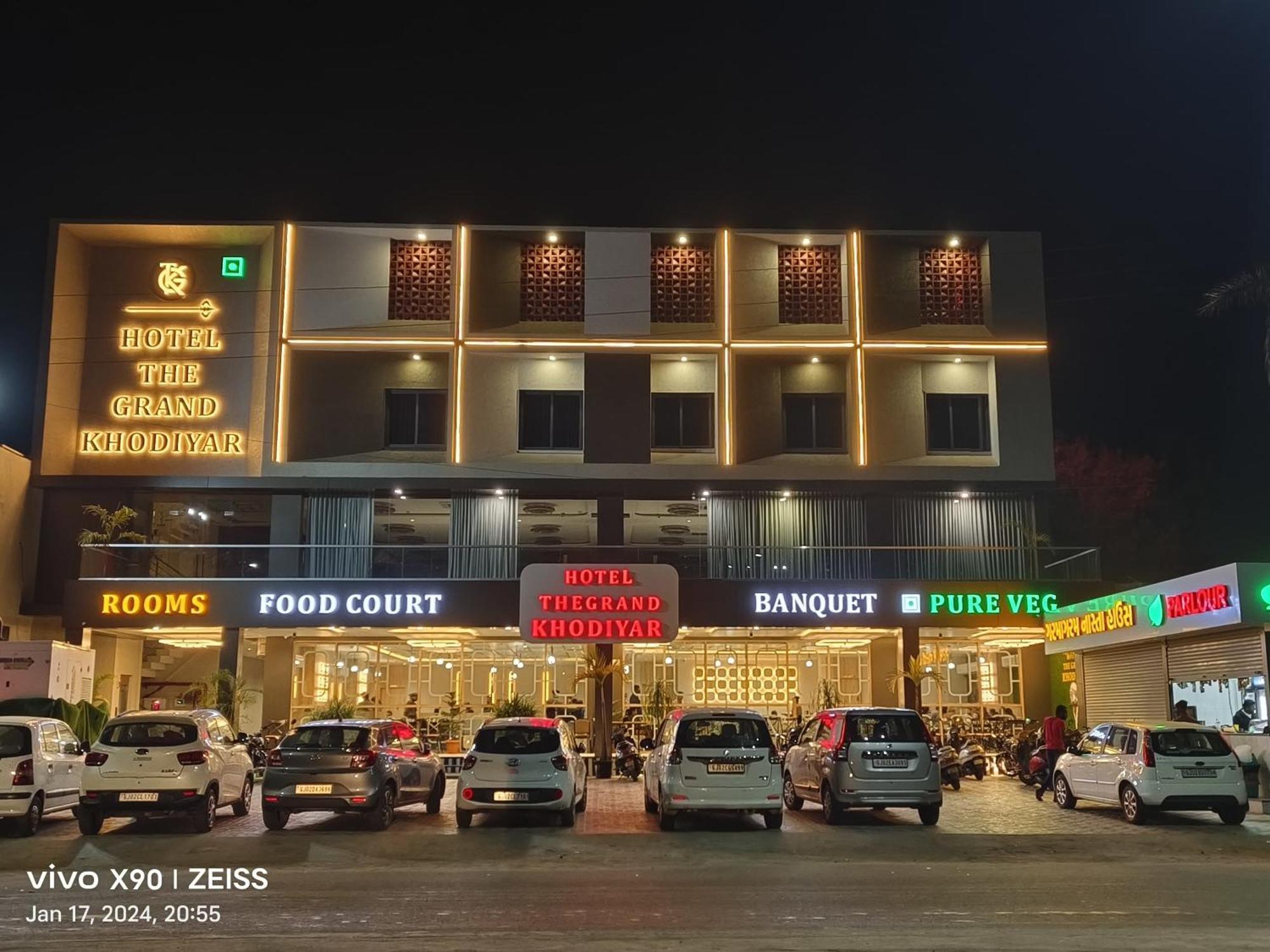 Hotel The Grand Khodiyar Visnagar Kültér fotó