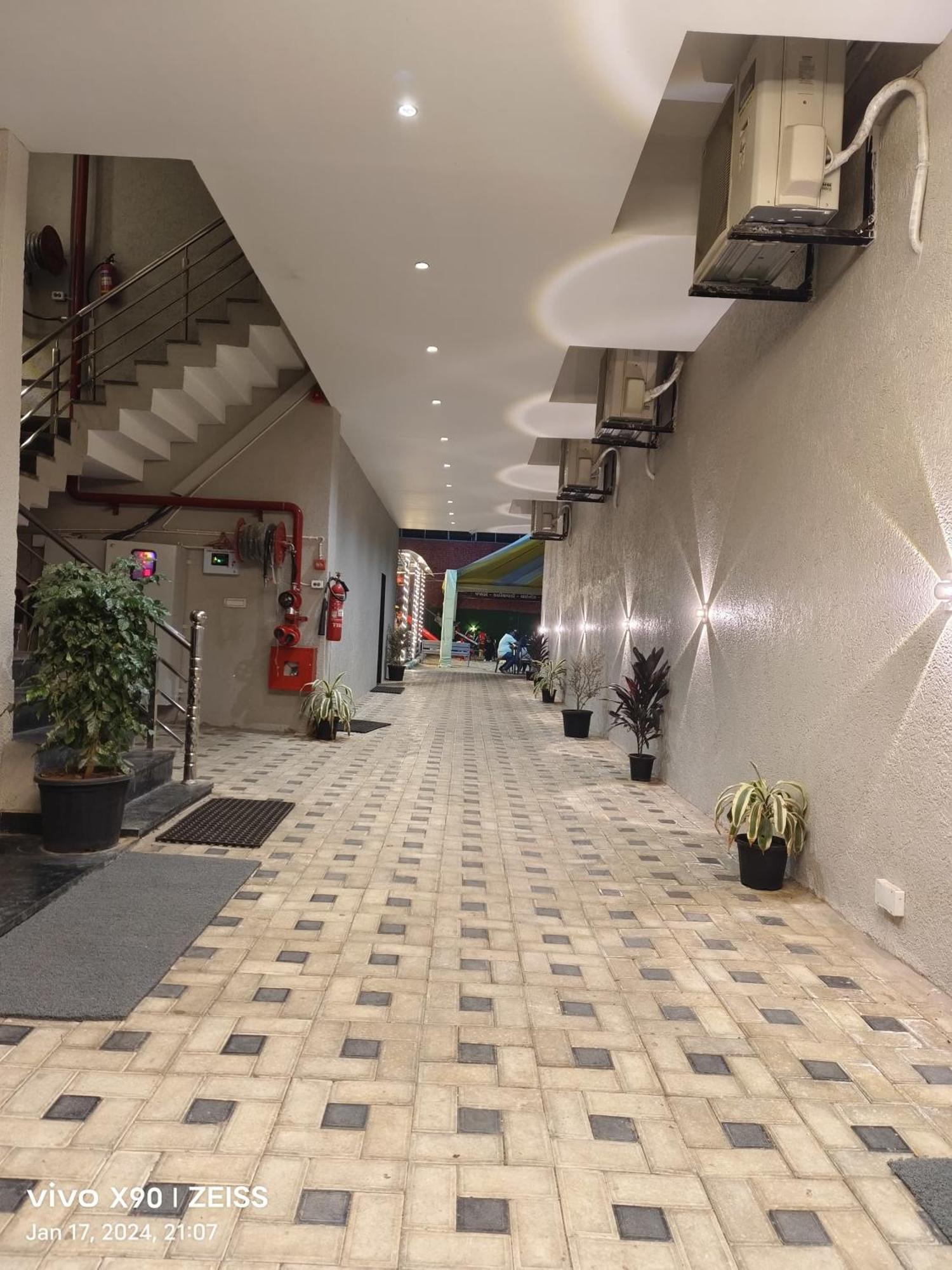 Hotel The Grand Khodiyar Visnagar Kültér fotó