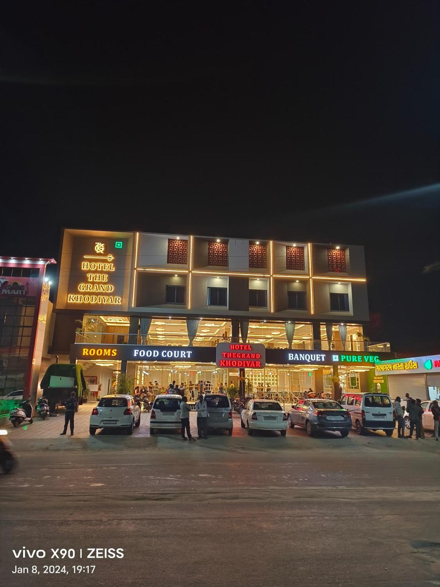 Hotel The Grand Khodiyar Visnagar Kültér fotó