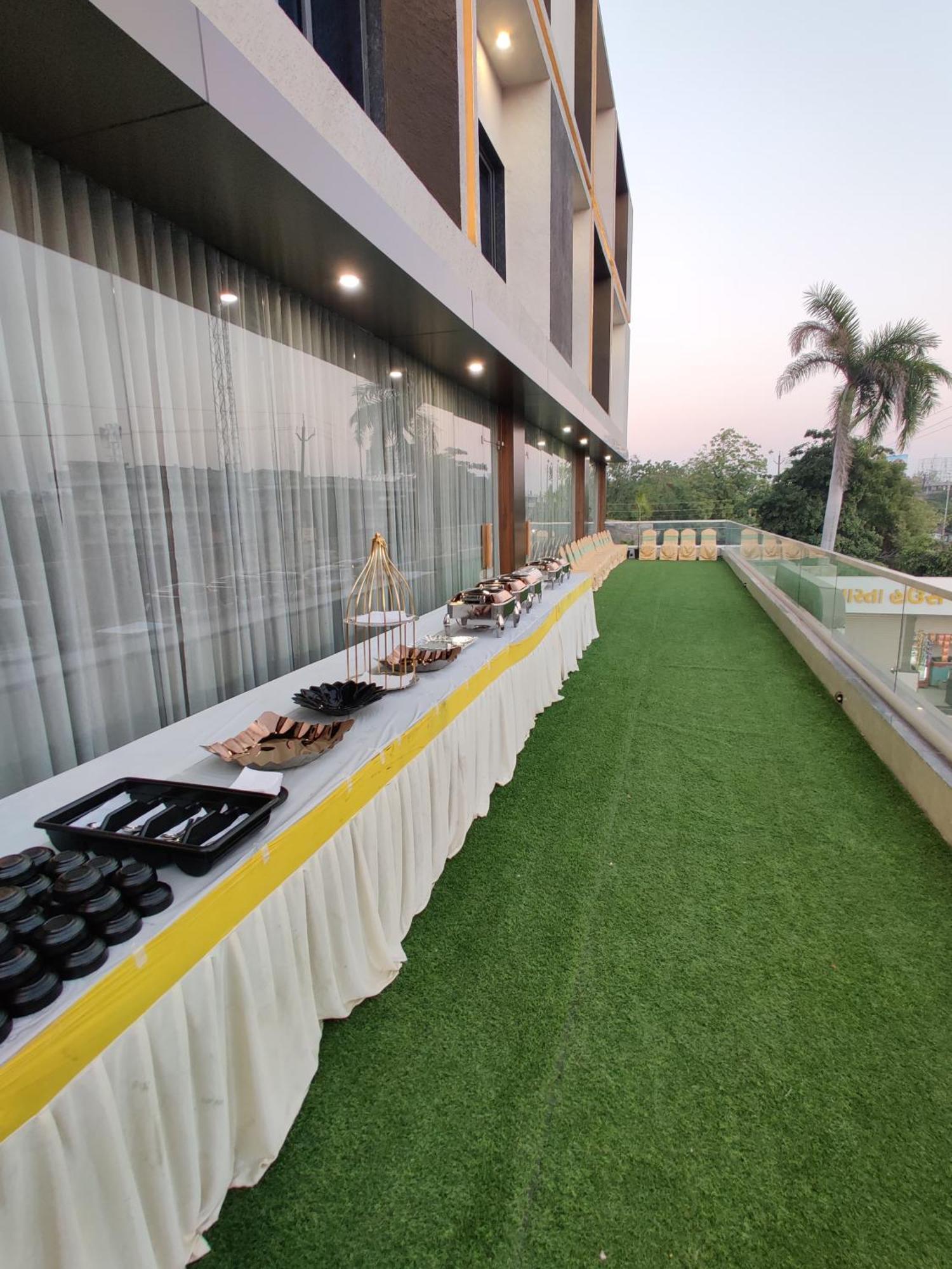 Hotel The Grand Khodiyar Visnagar Kültér fotó